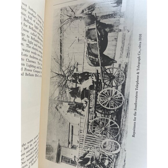 Bellaires Own Historical Cookbook By Bellaire Womens Civic Club 1983 Hardcover - Picture 6 of 7